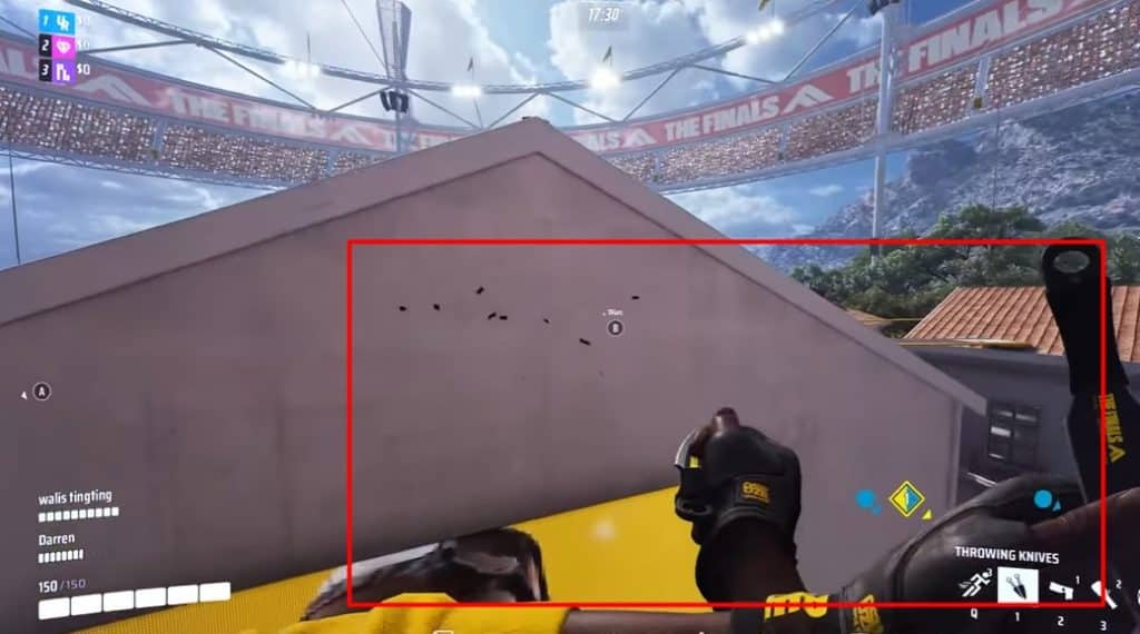 The left click for throwing knives in the finals